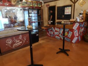 nouveau cherokee : bar et restaurant