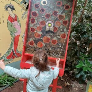 Jeu de manipulation et d'éveil à Enigmaparc pour public scolaire